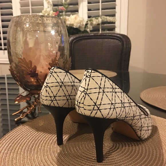 Beautiful black & cream heels - Picture 4 of 7